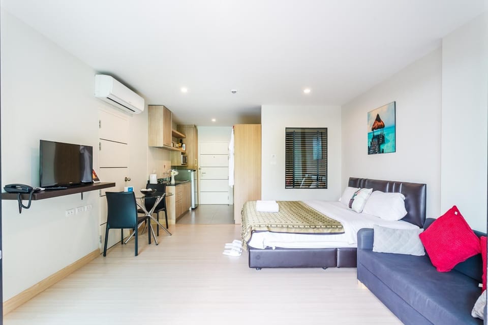 U208 - Patong Studio with kitchen, pool & patio (2082)
