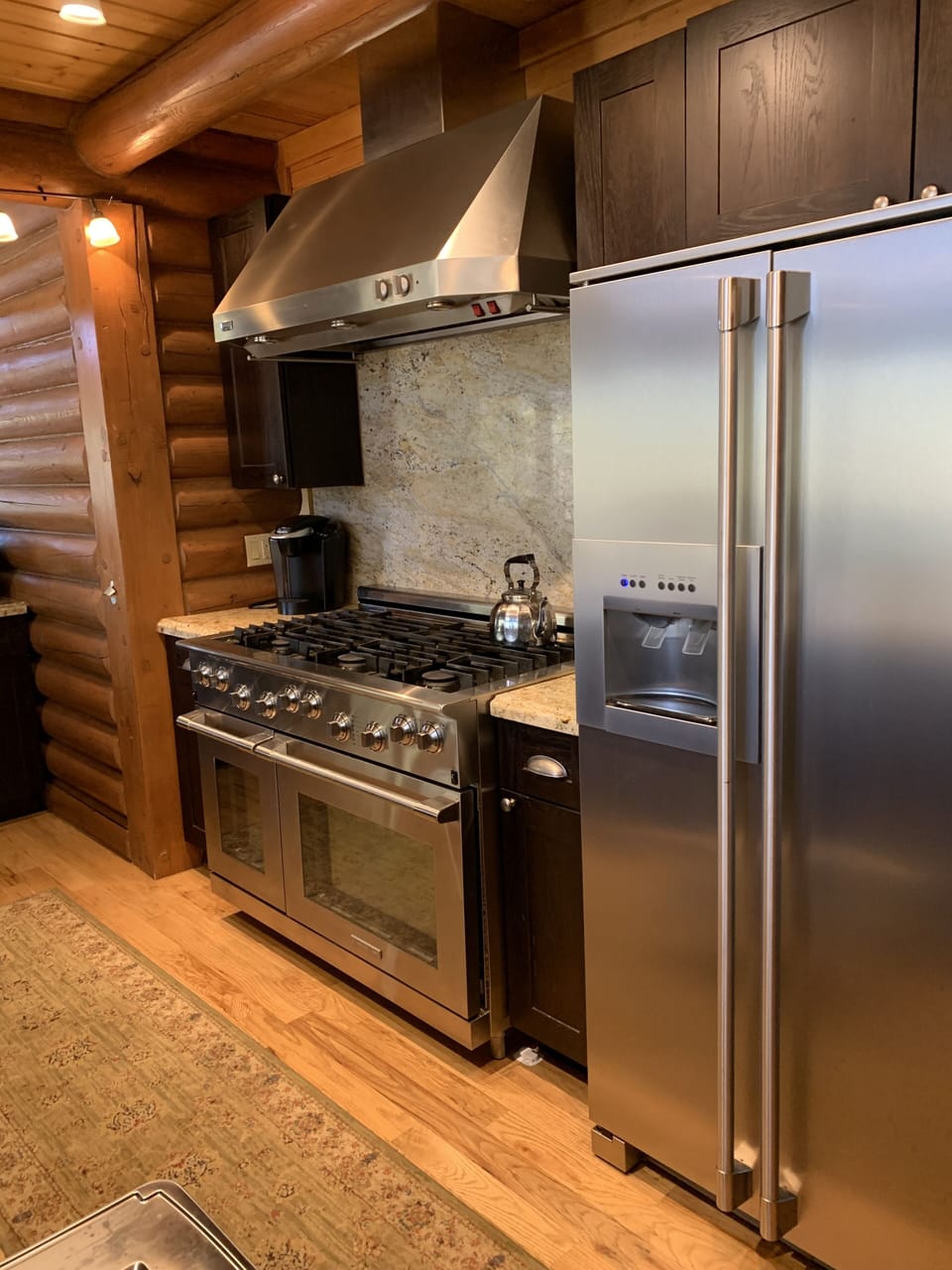 Gourmet kitchen
