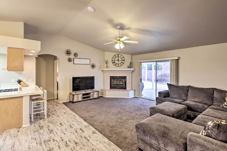 Living Room | Smart TV