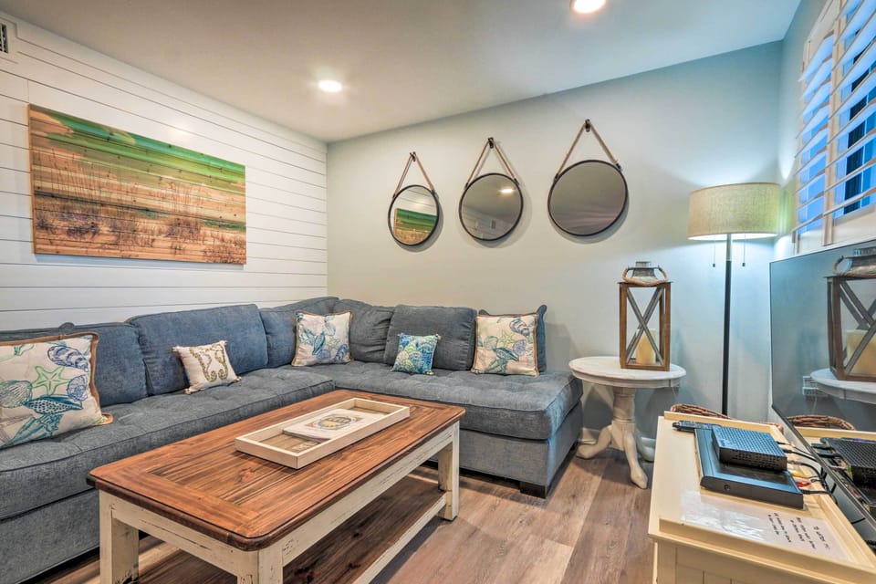 Hilton Head Vacation Rental Condo | 2BR | 2BA | 863 Sq Ft | No Steps Required