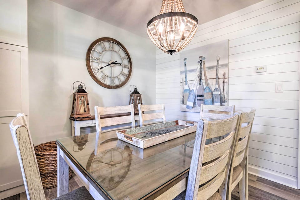 Living Room | Dining Table