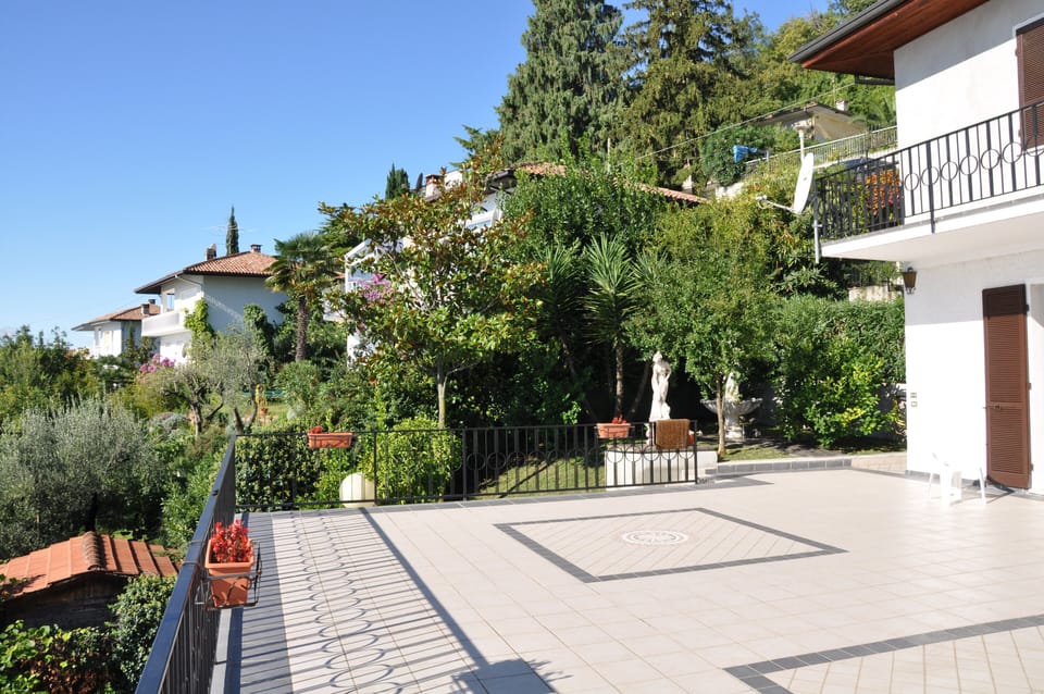 Villa with Mediterranean garden, ideal for dog owners, for guests looking for peace and quiet House in Lake Garda