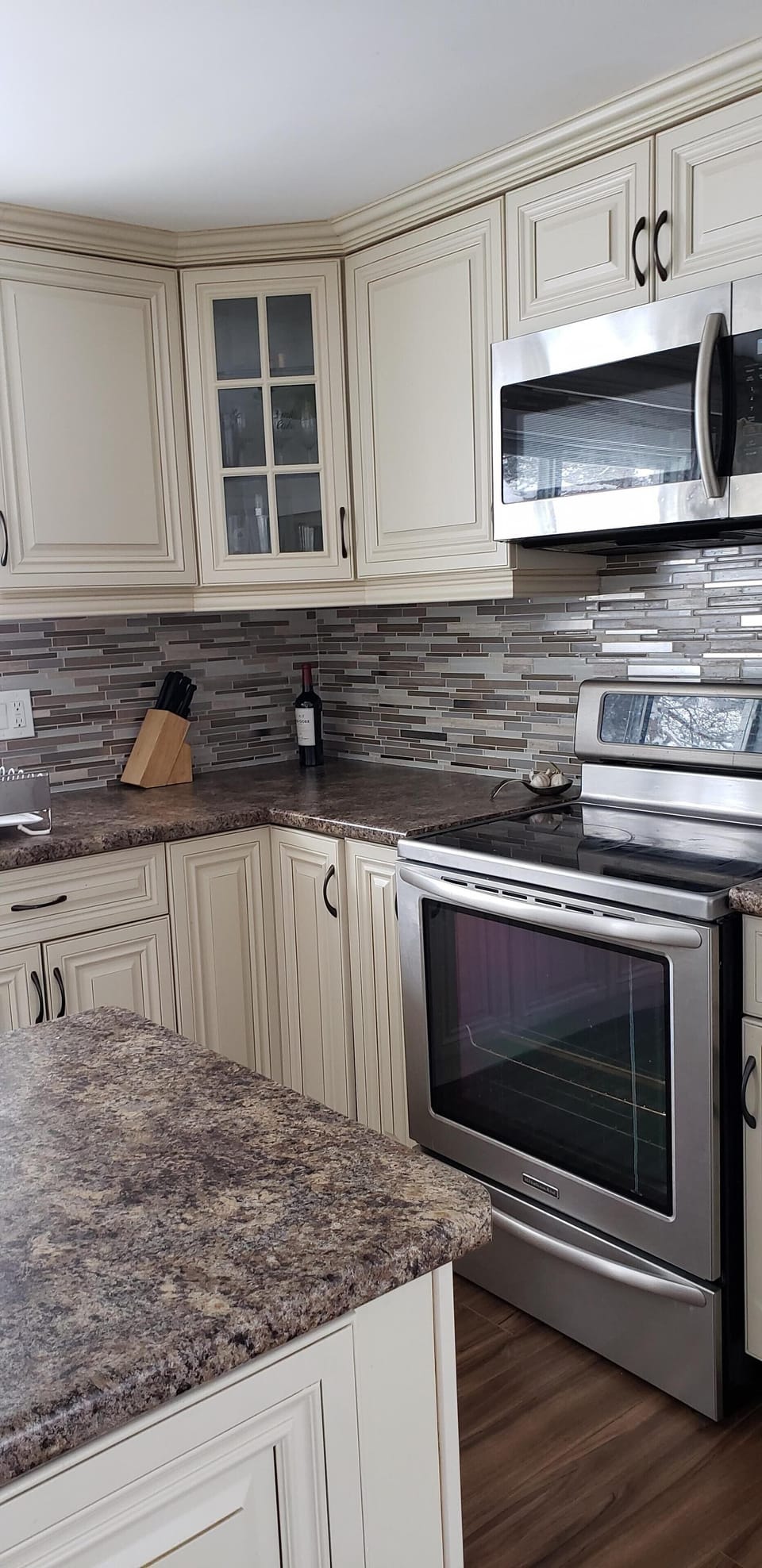 Well equipped kitchen for all your cooking needs