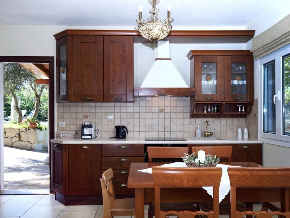 an open plan kitchen ,dinning area 