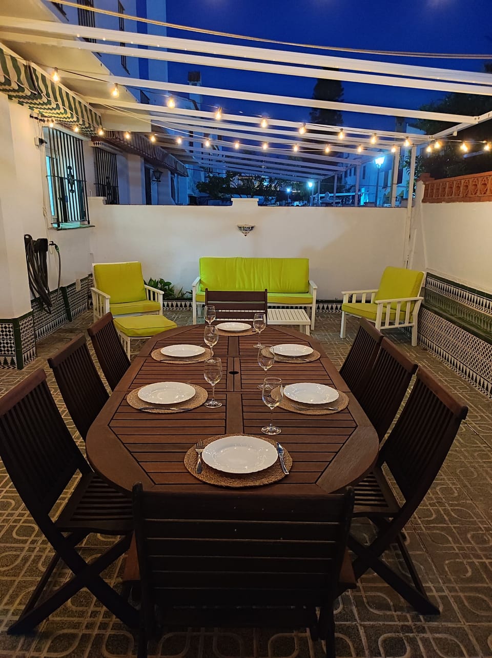 Outdoor dining