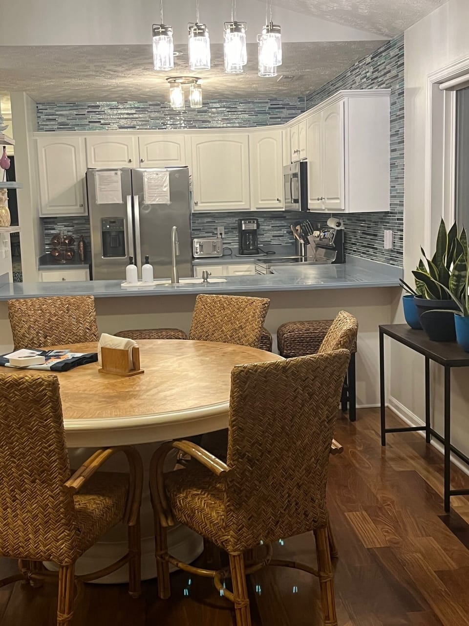 Kitchen / DR