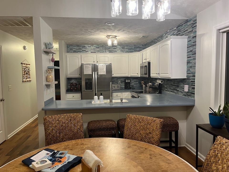 Kitchen / DR