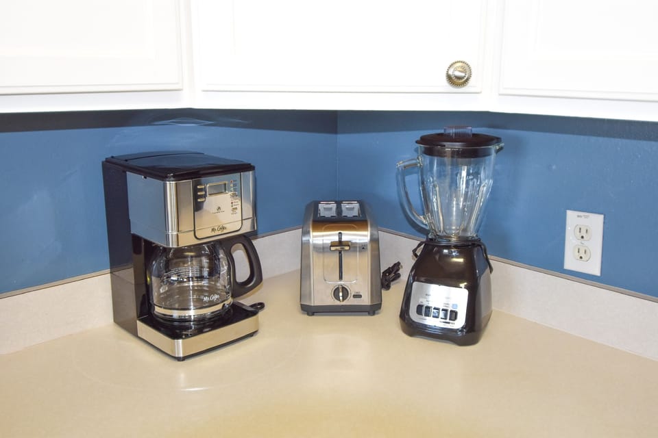 Kitchen small appliances