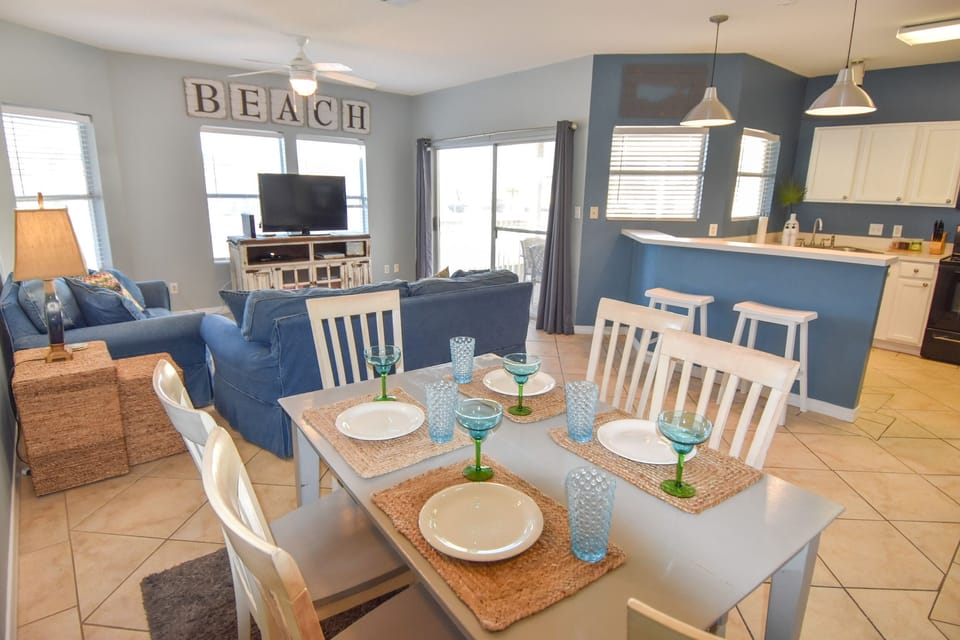 Spacious dining, living, and kitchen area. Condo has everything you need for a comfortable stay!