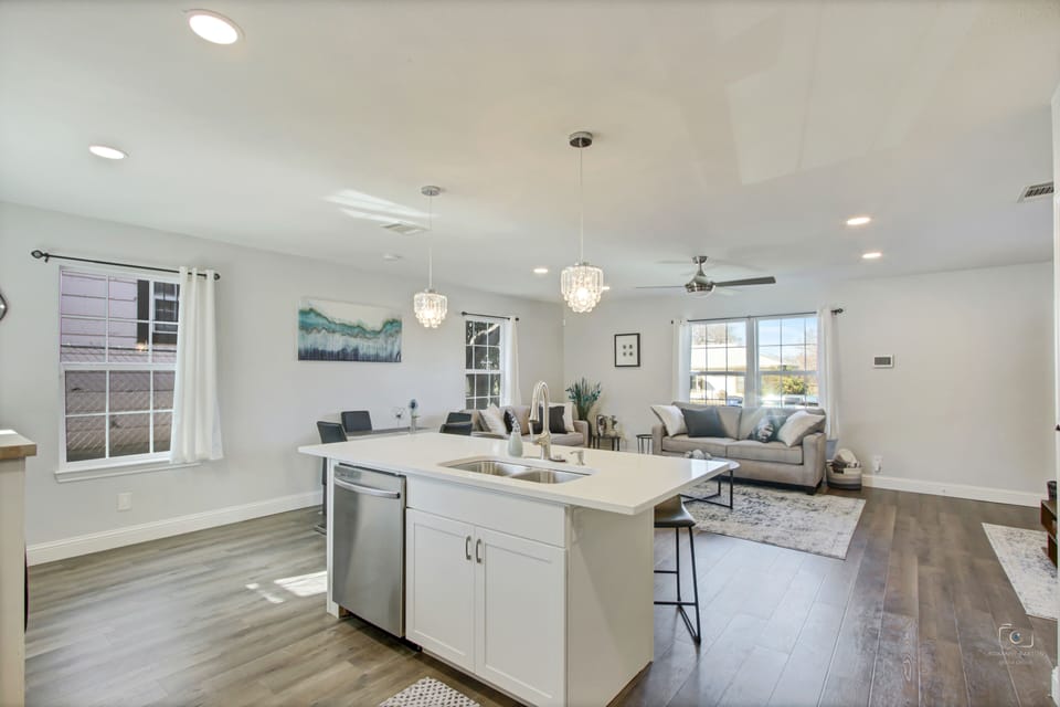 Island w/dishwasher