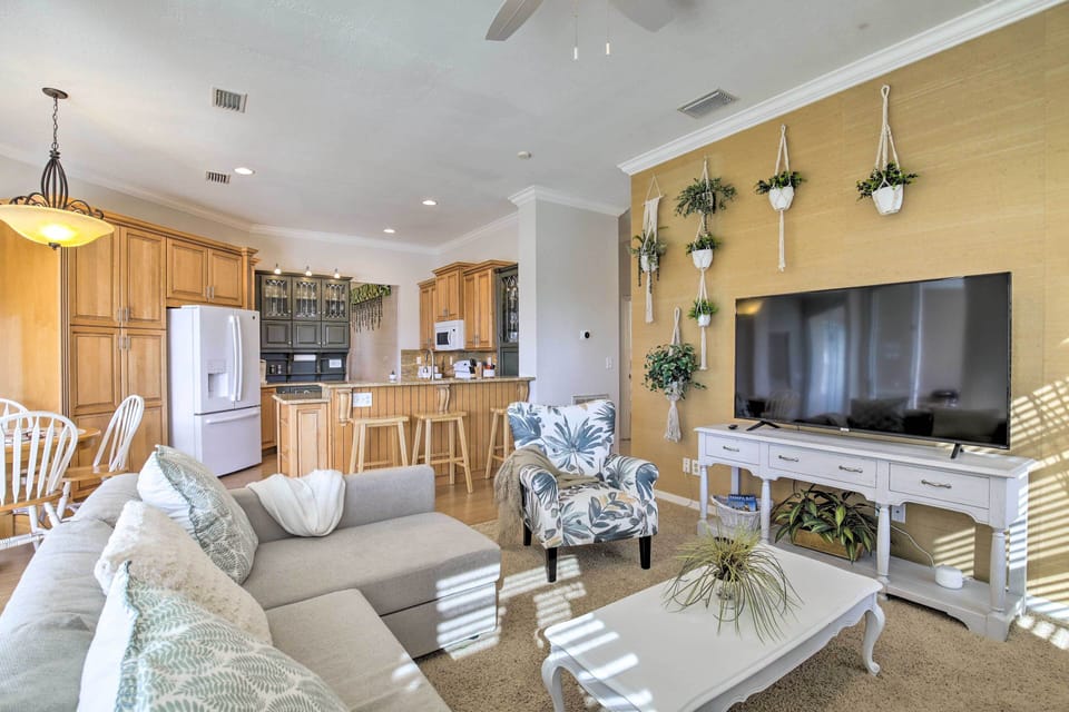 Living Room | Smart TV