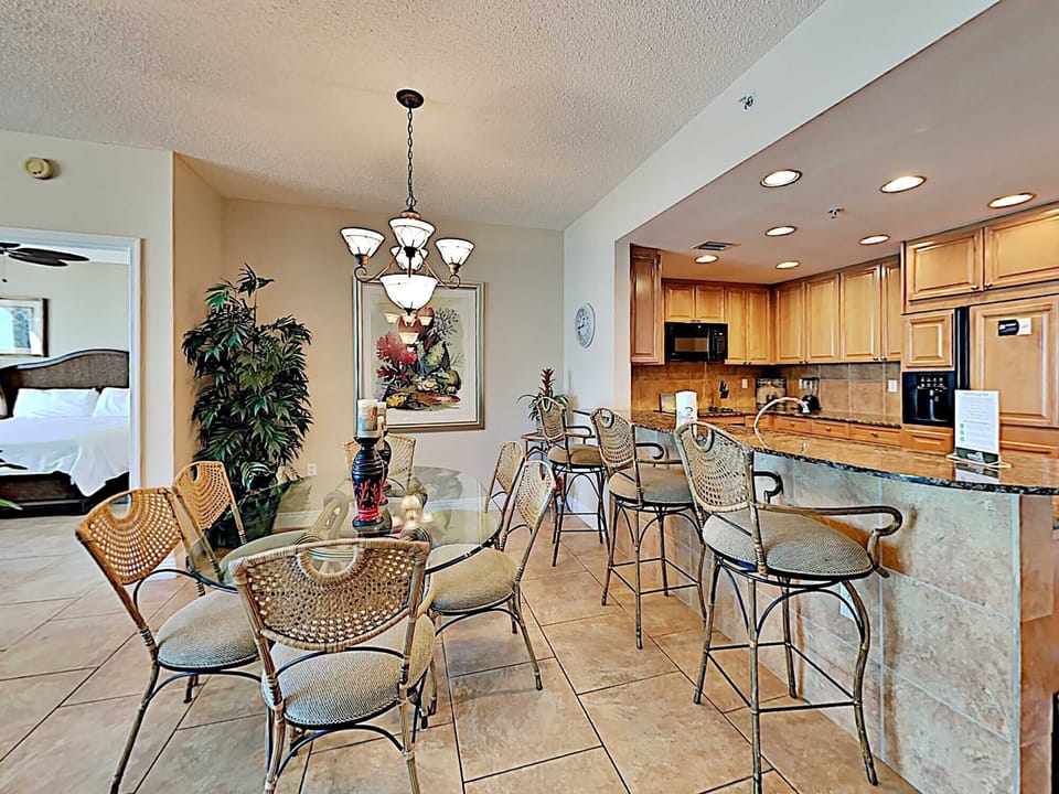 Dining Table and Breakfast Bar