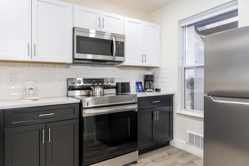 Full kitchen