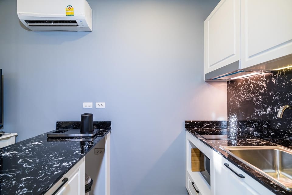Palmyrah A306 Modern apartment- washer & fast WIFI (6734)