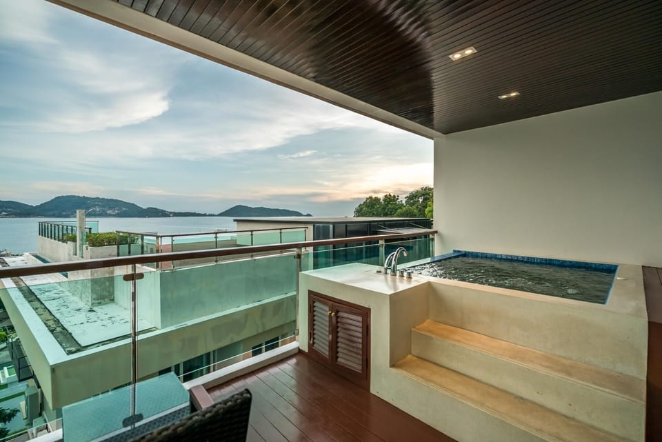Private pool sea view apartment on Kalim bay (6252)