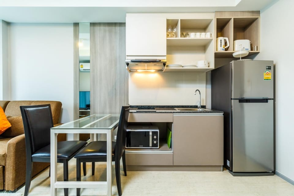 6Av 703 Modern Surin Condo with pool & gym (71)