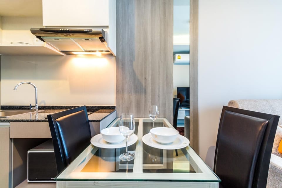 6Av 703 Modern Surin Condo with pool & gym (84)