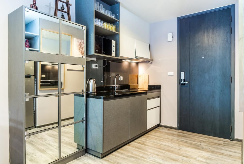 Unique pool access apartment at The Deck Patong (2778)