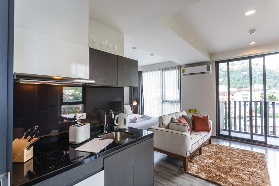 D263 - Mountain view top floor studio in Patong (831)