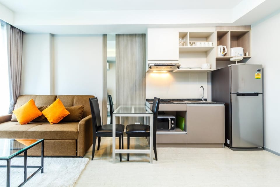 Condo near Surin beach with pool and gym 6 Avenue (113)