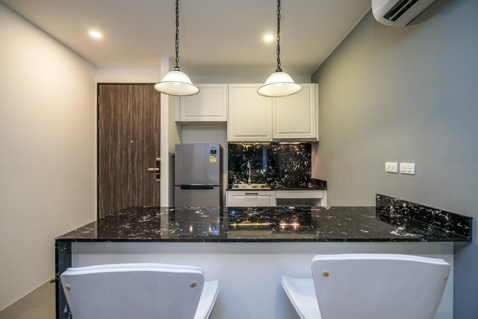 Palmyrah Surin B210-luxury condo with rooftop pool (6272)