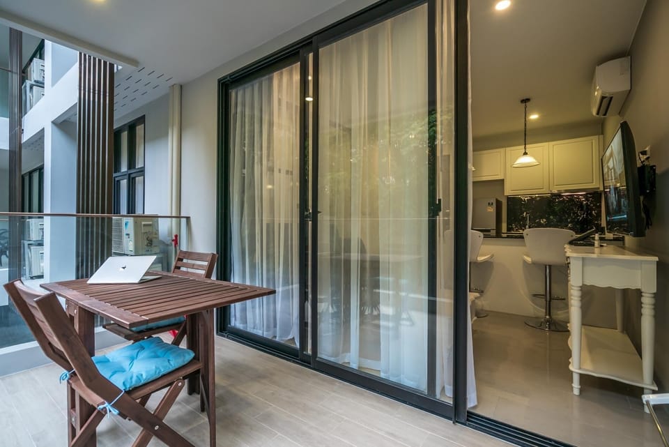 Palmyrah Surin B210-luxury condo with rooftop pool (6268)