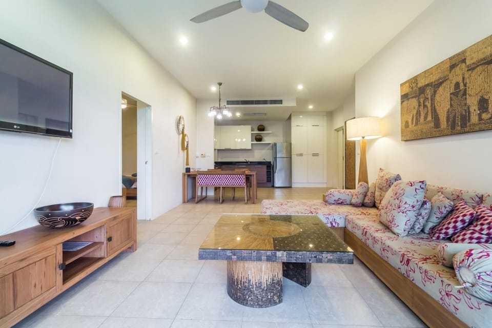 Mountain view apartment in Karon, 650m to beach (1656)
