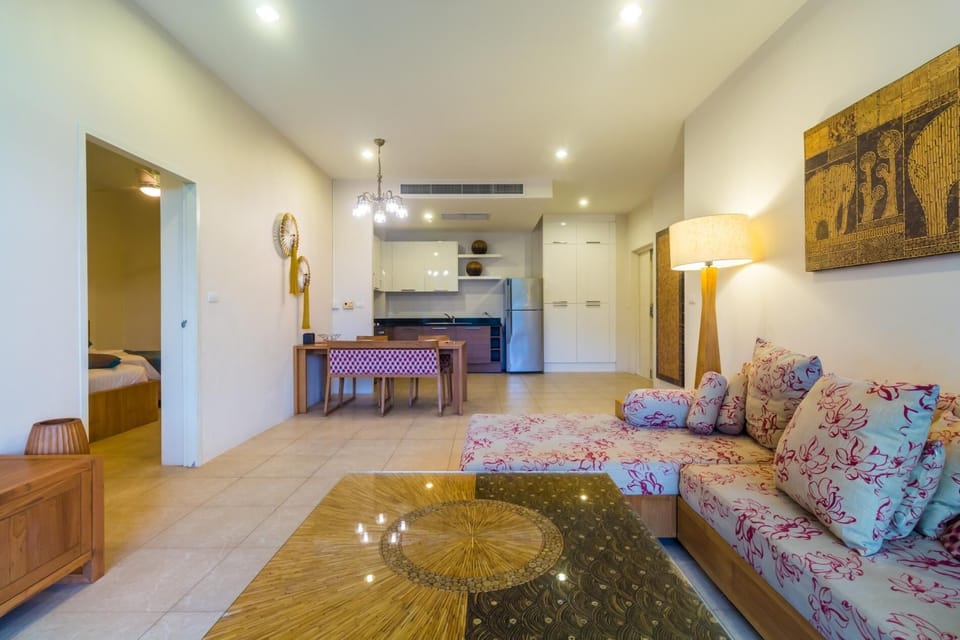 Mountain view apartment in Karon, 650m to beach (1654)