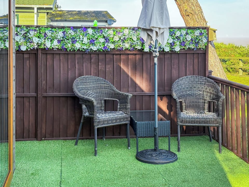 Sitting-out-area | Ocean Glade, Corton, near Lowestoft