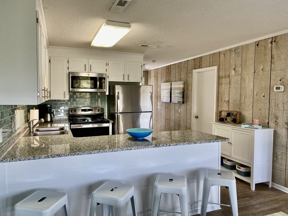 Kitchen island seats 4