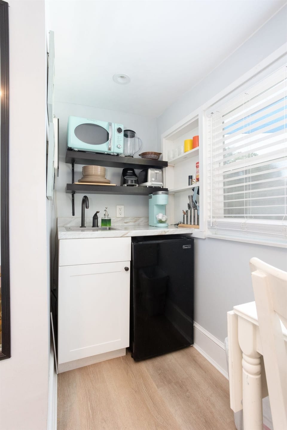 Kitchenette with stovetop in counter