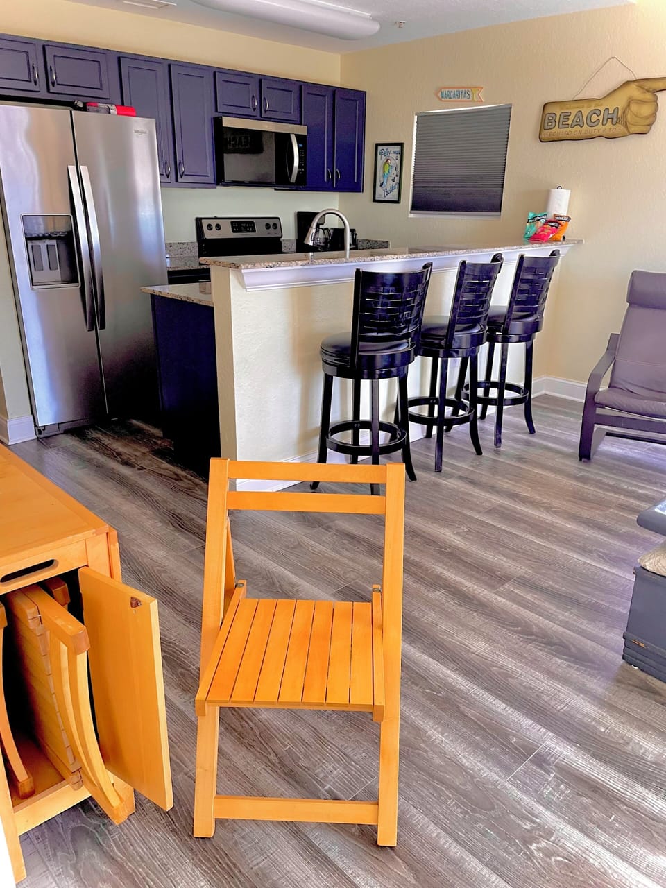 Foldable table/chairs.
