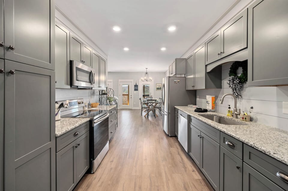 Spacious kitchen!