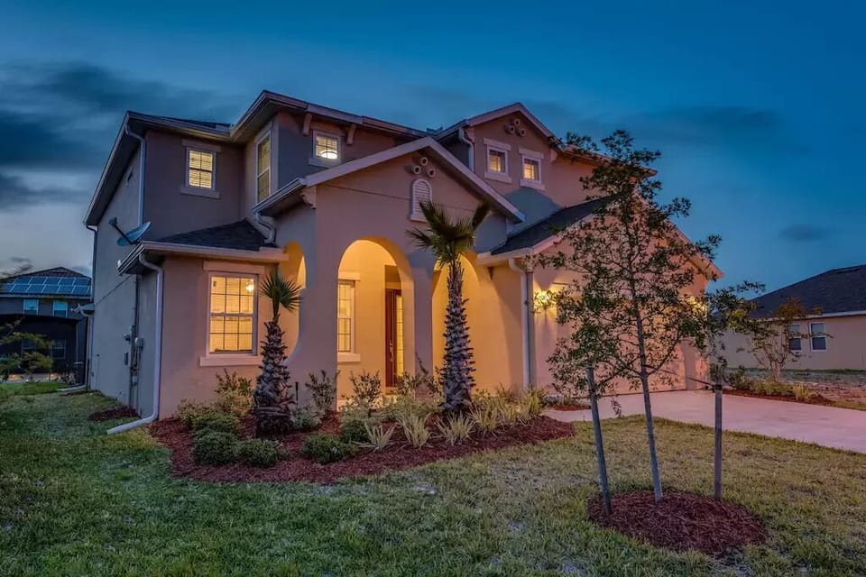 !Exclusive & Elegant Family Friendly Home!
 !Limited Time offer!  !Great rates!