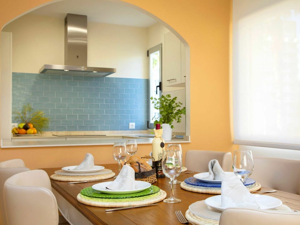 Plant, Tableware, Table, Furniture, Property, Tap, White, Dishware, Cabinetry, Plumbing Fixture