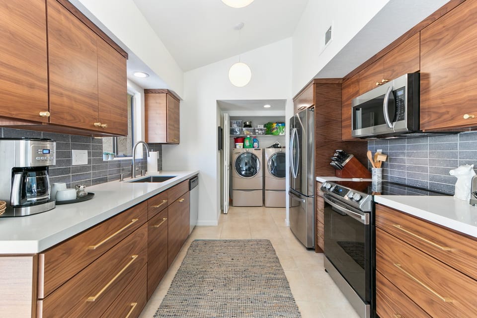 K0240 - Kitchen with Laundry Room