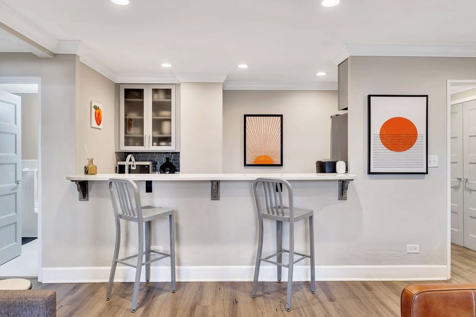Kitchen - Bar Seating