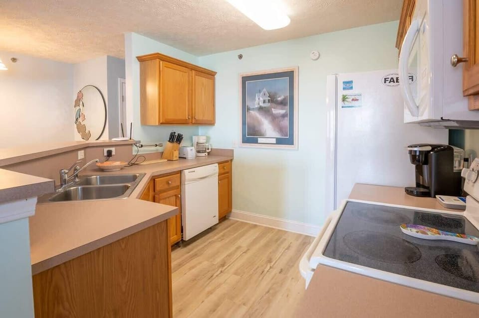 Another view of the kitchen