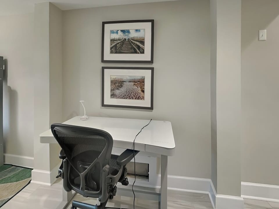 First Level Flex Area - Desk Area