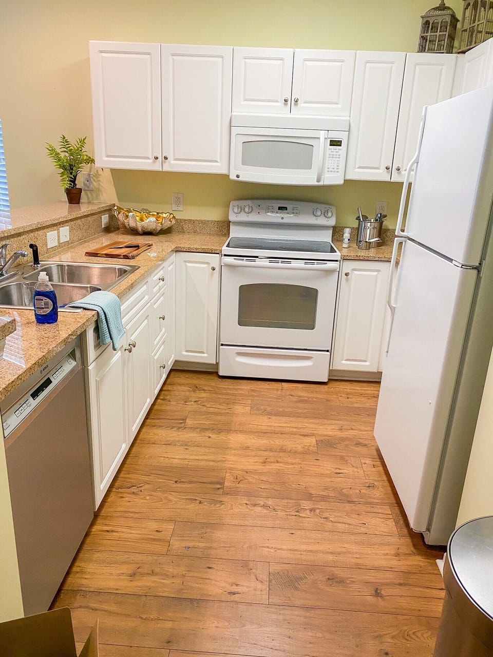 Fully Stocked Kitchen