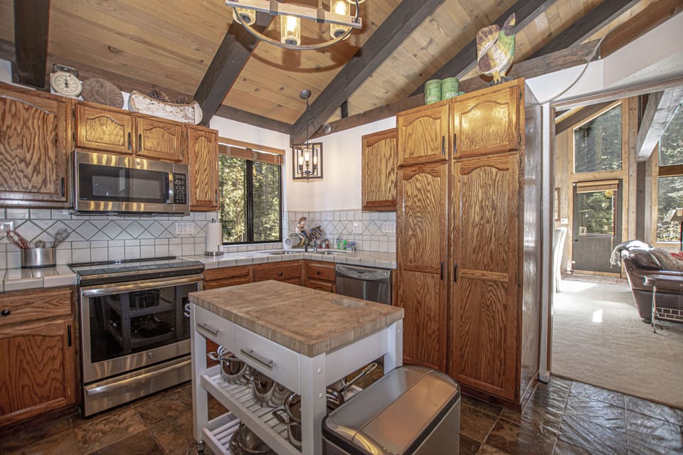 Thunder Lodge Kitchen and Living Area