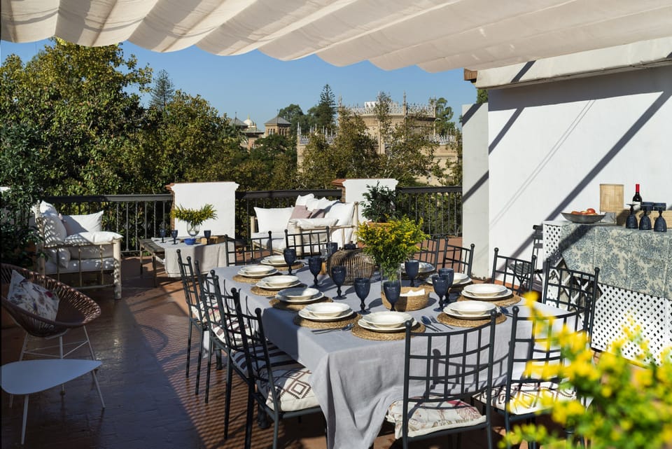 Big table for enjoy Sevilla Sun and views
