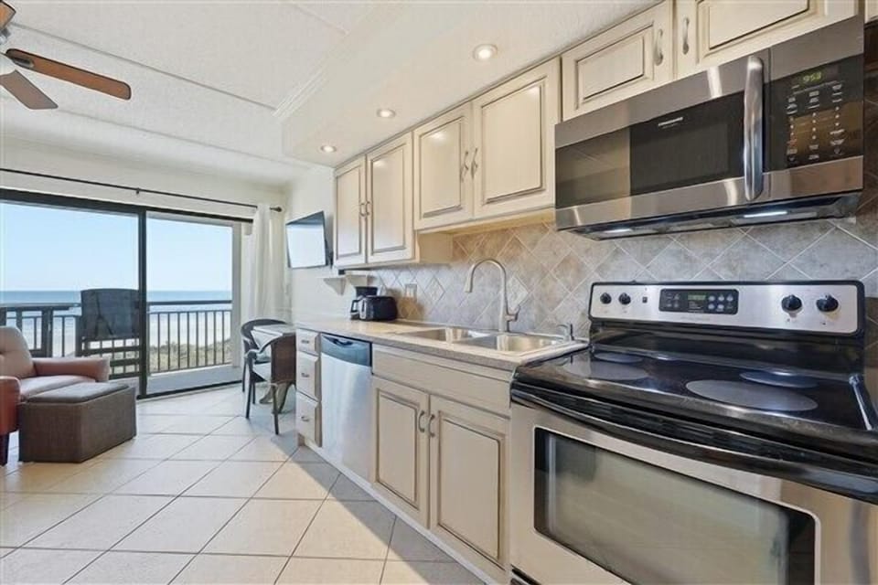 Condo 404
