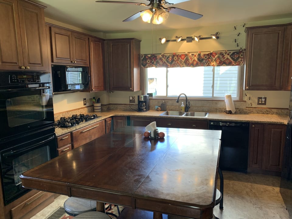 Chef's Kitchen & Dining Area