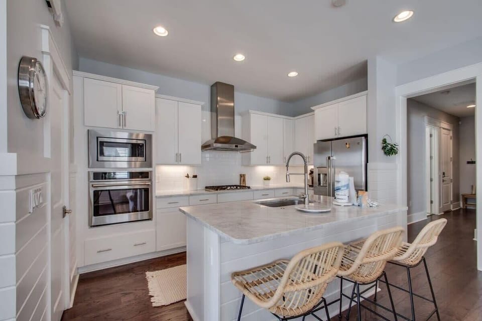 Modern Furnishings and Appliances!