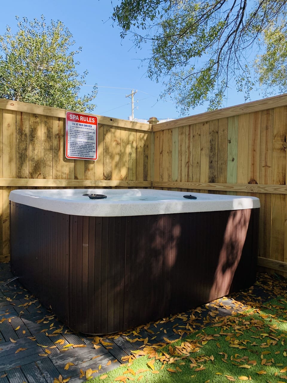 Outdoor spa tub