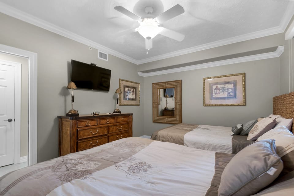 Guest Bedroom- Flatscreen-Two Queens-Ensuite Bath