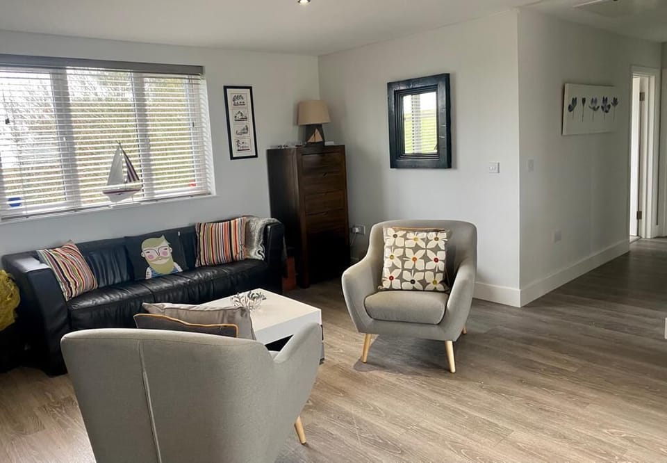 Next door Willow has a similar size living / dining area 