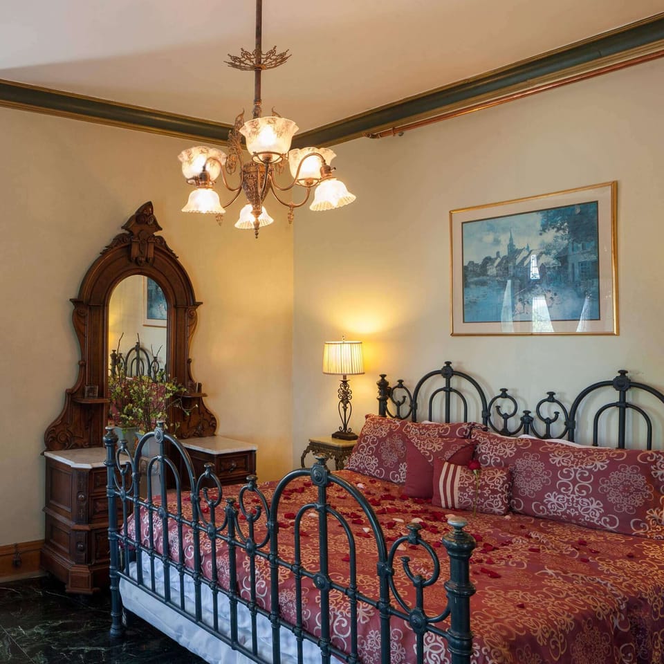 Italian Room: King bed, shower only, suite. 