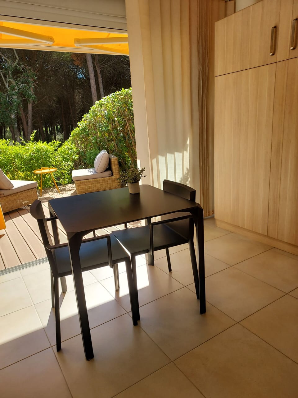 Outdoor dining
